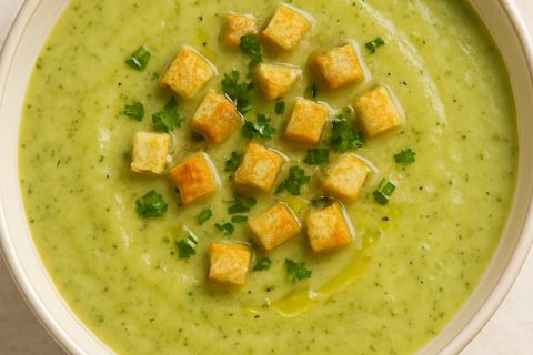 🥣 Krem čorba od tikvica i praziluka – lagana, a bogatog ukusa