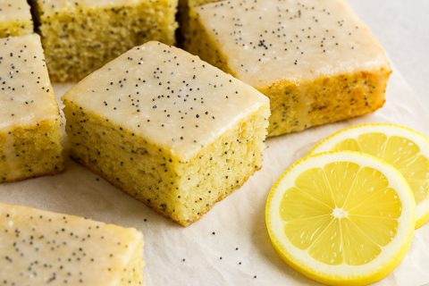 Kolač od maka i limuna – sočan na vodi 🍋🌑
