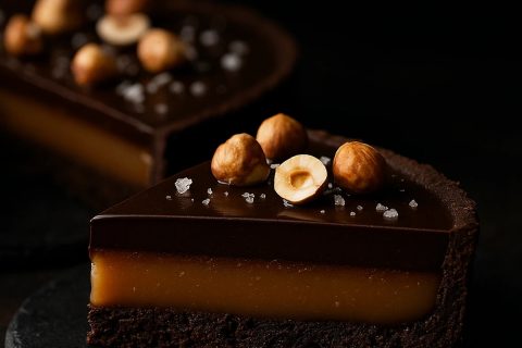 Čoko tart sa slanom karamelom i lešnicima – glamur u jednom zalogaju 🍫🧂🌰